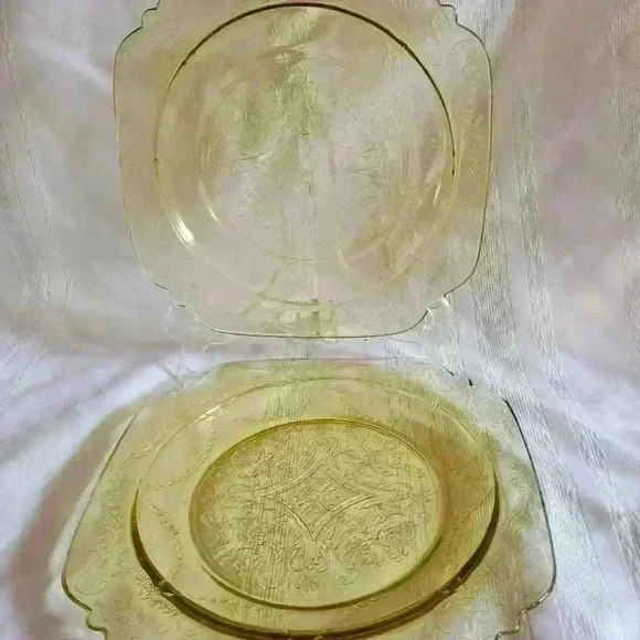 Set of 2-Madrid Yellow Luncheon Plates - Picture 3 of 5
